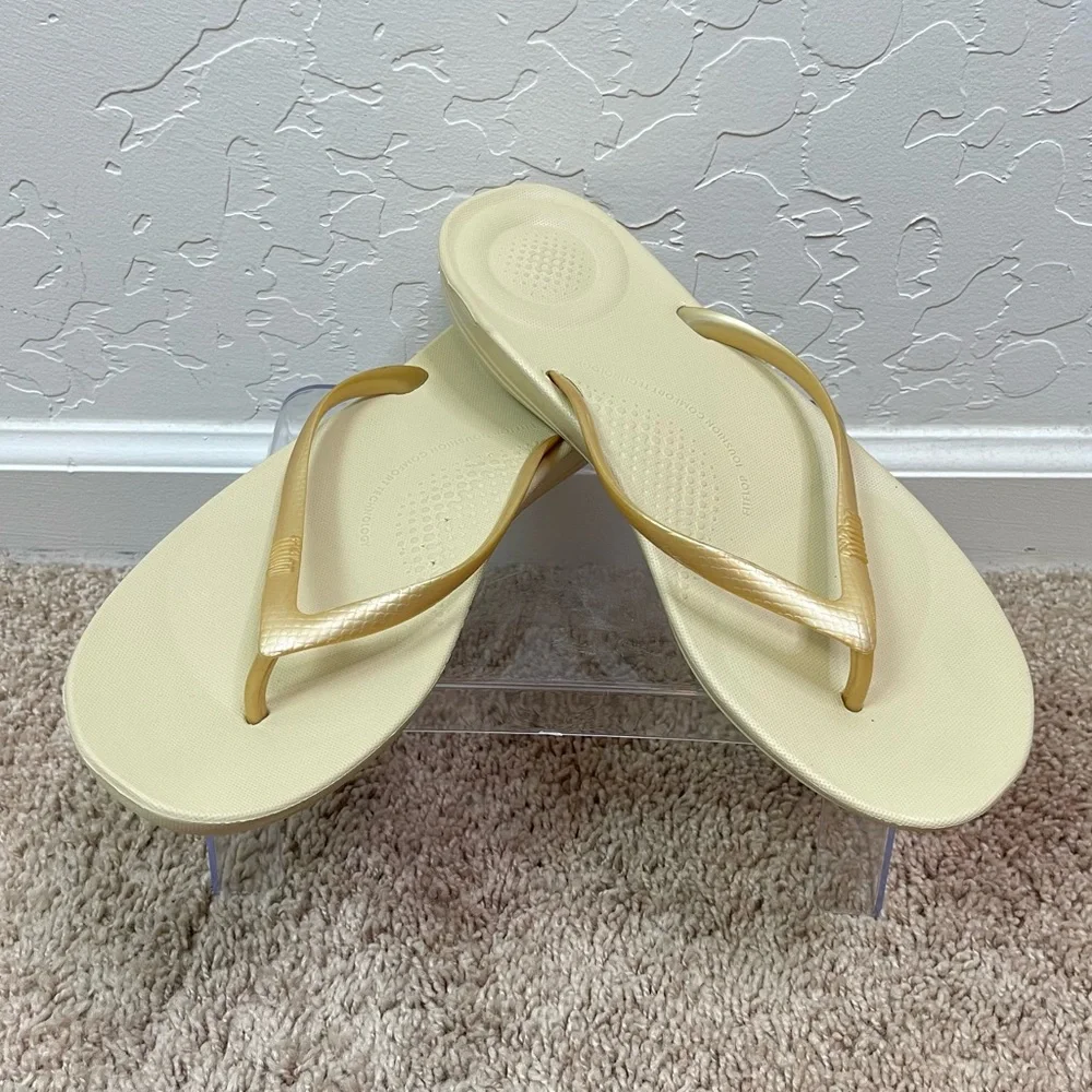 FitFlop iQushion Ergonomic Women’s Lightweight Gold Flip-Flops Sandals Size 9 - Picture 10 of 12